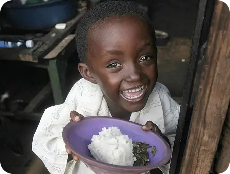 Crianças atendidas pelo projeto Esperança do Bem em Moçambique